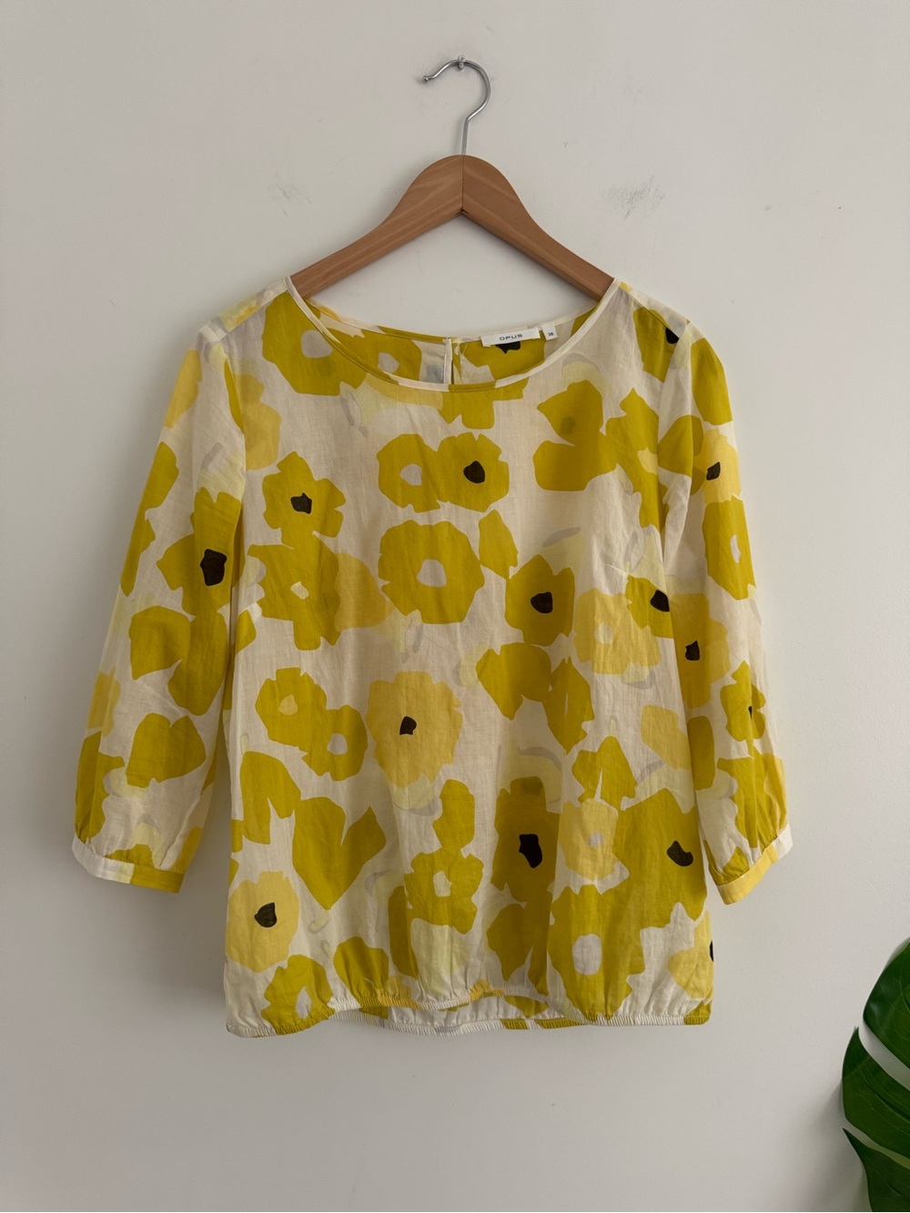 Yellow Floral Puff-Sleeve Blouse - Picture 7 of 7